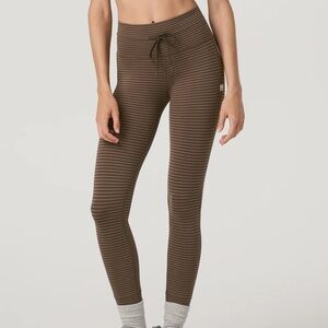 NWOT Vuori Daily Legging Espresso Stripe size S